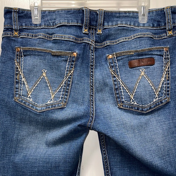 Wrangler Denim - Wrangler Women's Classic Blue Jeans